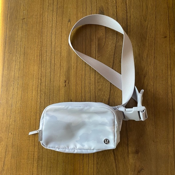 lululemon athletica Handbags - Lulu Lemon Everywhere Belt Bag. Not available anymore at Lulu